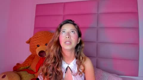 littlee_emma_ online show from 02/21/25, 03:56