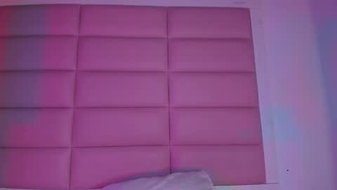 littlee_emma_ online show from 12/15/25, 03:11