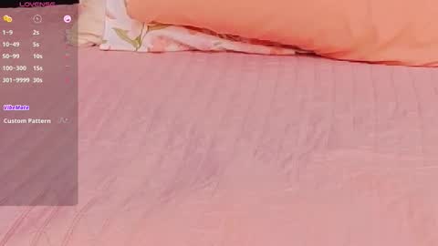 Snapshot of littleebonymommy chatting on 09/29/25, 08:02 Tania online show from 09/29/25, 08:02