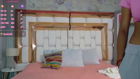 Snapshot of littleebonymommy chatting on 10/01/25, 02:50 Tania online show from 10/01/25, 02:50