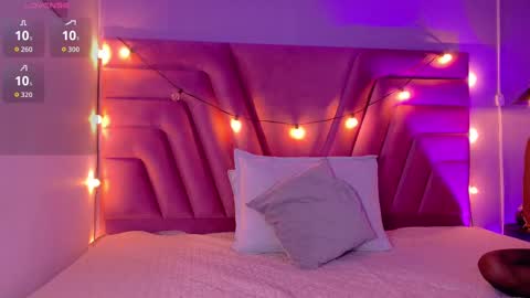 Snapshot of littleebonymommy chatting on 10/22/25, 02:45 Tania online show from 10/22/25, 02:45