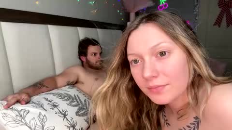 Snapshot of littleemommaa23 chatting on 12/29/24, 09:17 LittleMomma online show from 12/29/24, 09:17