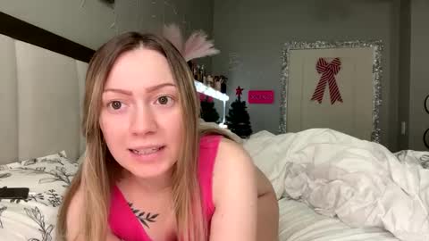 Snapshot of littleemommaa23 chatting on 01/06/25, 12:57 LittleMomma online show from 01/06/25, 12:57