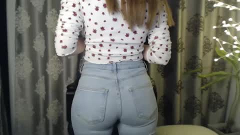 Snapshot of littleflowers chatting on 01/15/25, 04:11 Your little flower online show from 01/15/25, 04:11