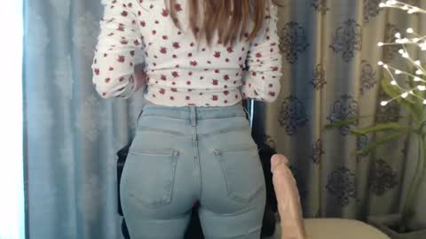 Snapshot of littleflowers chatting on 01/17/25, 08:34 Your little flower online show from 01/17/25, 08:34