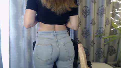 Snapshot of littleflowers chatting on 01/19/25, 11:01 Your little flower online show from 01/19/25, 11:01