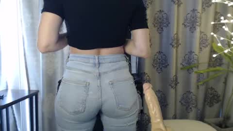 Snapshot of littleflowers chatting on 03/05/25, 11:06 Your little flower online show from 03/05/25, 11:06