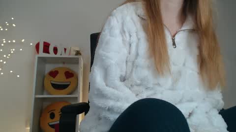 Snapshot of littleflowers chatting on 03/15/26, 08:09 Your little flower online show from 03/15/26, 08:09