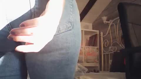 Snapshot of littleflowers chatting on 04/08/26, 03:34 Your little flower online show from 04/08/26, 03:34