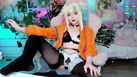 Riza Riri Puff  online show from 01/12/25, 04:08