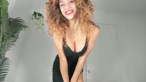 Snapshot of littlegreekflower chatting on 10/26/25, 03:56 Audra A online show from 10/26/25, 03:56