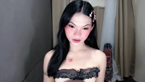 littlelace_ online show from 04/18/26, 11:16