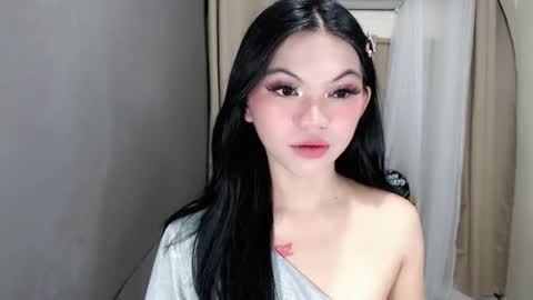 littlelace_ online show from 05/17/26, 11:23