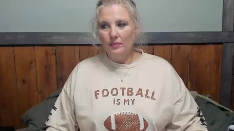 Snapshot of littlelisa1 chatting on 09/19/25, 05:13 lisanixs online show from 09/19/25, 05:13