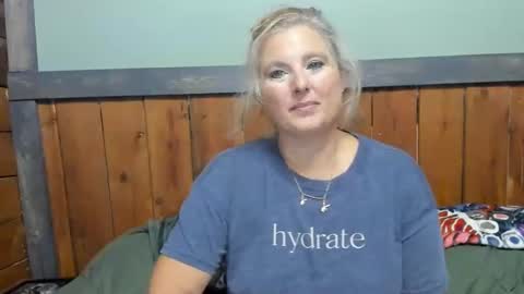 Snapshot of littlelisa1 chatting on 10/03/25, 06:16 lisanixs online show from 10/03/25, 06:16