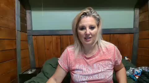 Snapshot of littlelisa1 chatting on 11/13/25, 09:03 lisanixs online show from 11/13/25, 09:03