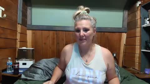 Snapshot of littlelisa1 chatting on 04/30/26, 09:08 lisanixs online show from 04/30/26, 09:08
