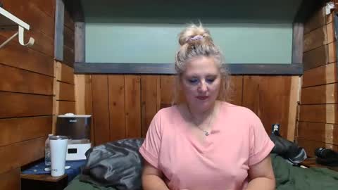 Snapshot of littlelisa1 chatting on 05/14/26, 06:37 lisanixs online show from 05/14/26, 06:37