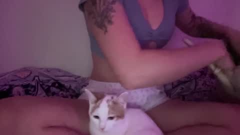 littlelovesbig online show from 10/09/25, 05:44