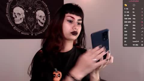 Snapshot of littleluciferrr chatting on 10/31/25, 01:50 Lucifer online show from 10/31/25, 01:50