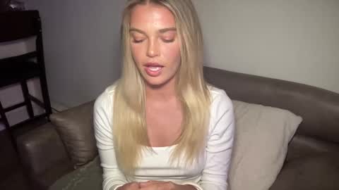 Snapshot of littlemaryjane19 chatting on 12/19/24, 11:14 Marciabrady online show from 12/19/24, 11:14