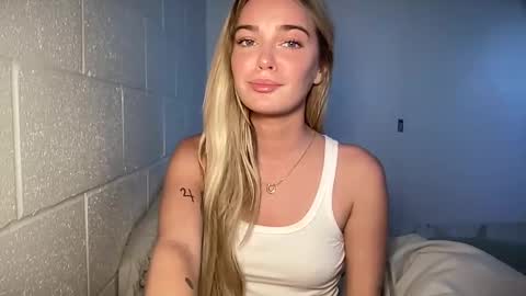 Snapshot of littlemaryjane19 chatting on 02/12/25, 09:01 Marciabrady online show from 02/12/25, 09:01