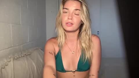 Snapshot of littlemaryjane19 chatting on 02/18/25, 02:38 Marciabrady online show from 02/18/25, 02:38