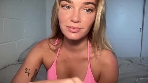 Snapshot of littlemaryjane19 chatting on 03/04/25, 10:27 Marciabrady online show from 03/04/25, 10:27