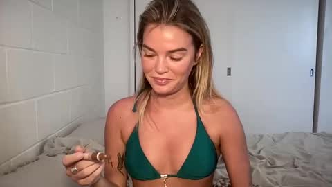 Snapshot of littlemaryjane19 chatting on 03/06/25, 11:09 Marciabrady online show from 03/06/25, 11:09