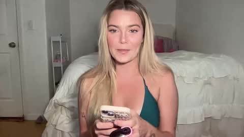 Snapshot of littlemaryjane19 chatting on 09/18/25, 07:38 Marciabrady online show from 09/18/25, 07:38