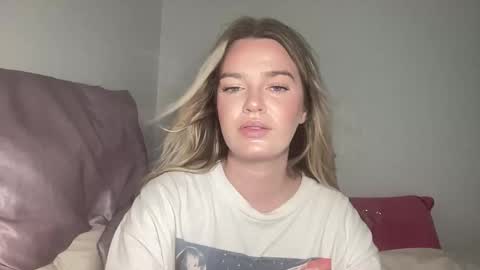 Snapshot of littlemaryjane19 chatting on 10/22/25, 09:36 Marciabrady online show from 10/22/25, 09:36