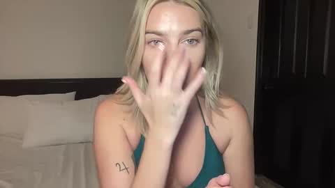 Snapshot of littlemaryjane19 chatting on 11/10/25, 04:00 Marciabrady online show from 11/10/25, 04:00