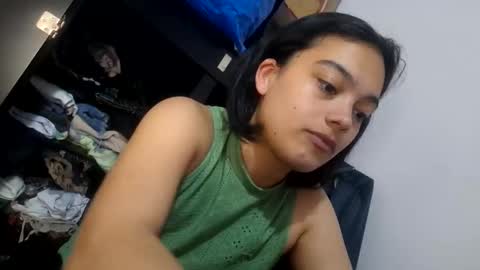 Snapshot of littlemelii chatting on 10/12/25, 11:59 Melia online show from 10/12/25, 11:59