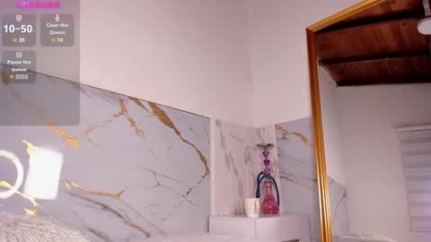 Snapshot of littlemichiko chatting on 12/12/24, 10:52 littlemichiko online show from 12/12/24, 10:52