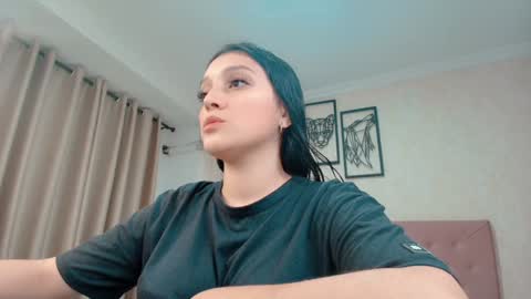 Sarahs Room online show from 02/04/25, 01:56