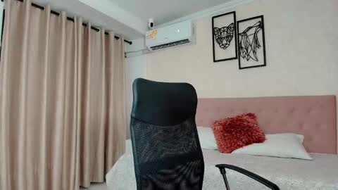 Sarahs Room online show from 10/16/25, 08:10