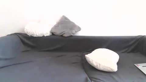 Snapshot of littlemonster_999 chatting on 10/27/25, 10:52 Anna online show from 10/27/25, 10:52