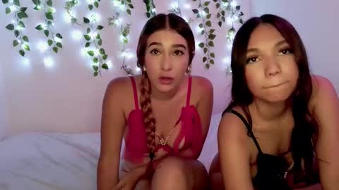 Snapshot of littlemoon0622 chatting on 11/04/25, 10:09 Moon online show from 11/04/25, 10:09