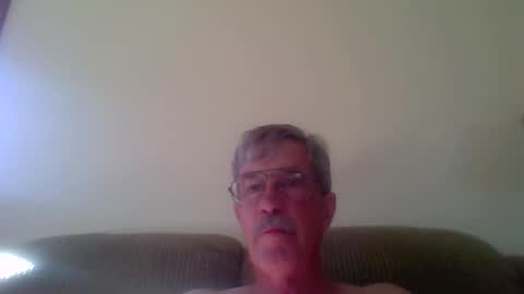 Snapshot of littlepetey17 chatting on 09/25/25, 03:49 littlepetey17 online show from 09/25/25, 03:49