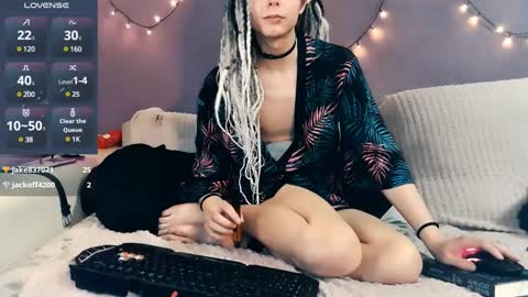 Snapshot of littlepinkcat chatting on 02/22/25, 12:16 Felix online show from 02/22/25, 12:16