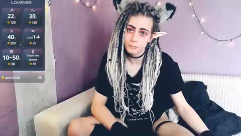 Snapshot of littlepinkcat chatting on 03/04/25, 05:00 Felix online show from 03/04/25, 05:00