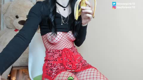 Snapshot of littlepinky77 chatting on 01/31/25, 01:45 Pinky online show from 01/31/25, 01:45