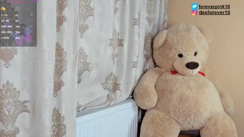 Snapshot of littlepinky77 chatting on 10/14/25, 11:00 Pinky online show from 10/14/25, 11:00