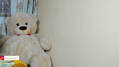 Snapshot of littlepinky77 chatting on 04/21/26, 09:48 Pinky online show from 04/21/26, 09:48