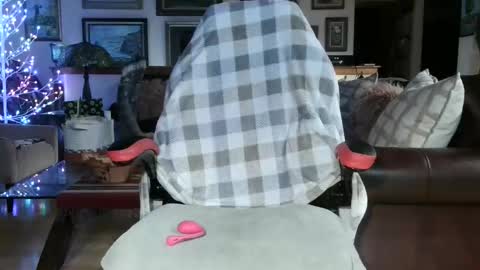 Snapshot of littlepistol chatting on 11/15/25, 12:19 Miss D Shows Mon Wed Fri online show from 11/15/25, 12:19