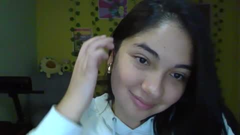 Mia  Wednesday to Sunday 730 am to 1030 am Colombian Hour D online show from 12/01/25, 12:26