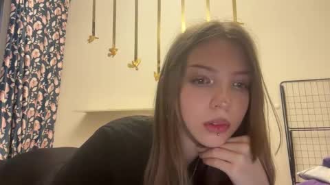 Snapshot of littleprincess3000 chatting on 04/04/26, 02:47 littleprincess3000 online show from 04/04/26, 02:47