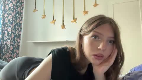 Snapshot of littleprincess3000 chatting on 04/25/26, 01:52 littleprincess3000 online show from 04/25/26, 01:52