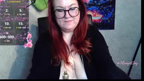 Snapshot of littlerayofjay chatting on 12/18/25, 04:40 Jay online show from 12/18/25, 04:40