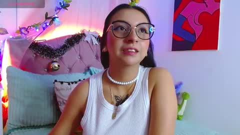 Snapshot of littlerouse_ chatting on 12/10/24, 02:05 Ruby Rouse online show from 12/10/24, 02:05